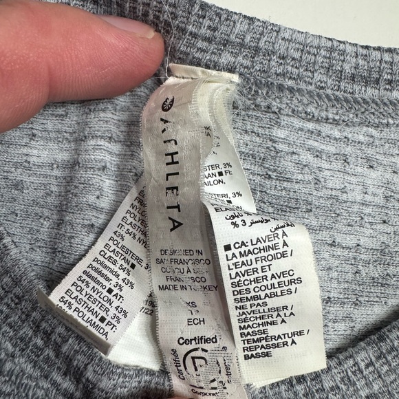 Athleta Women’s Size XS Heather Gray Long Sleeve Tee T-Shirt Athletic - Picture 2 of 6